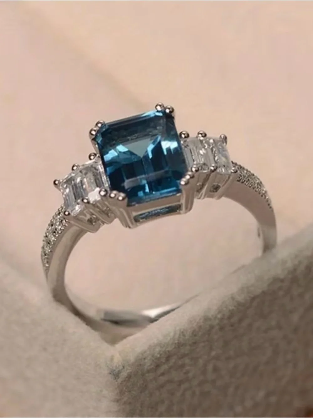 White Gold Sapphire Emerald-Cut Gemstone Ring with Accent Stones